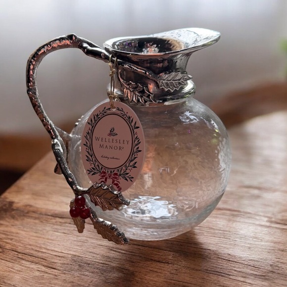 Elegant Silver and Glass Pitcher leaves design 8.5” high. New - Picture 4 of 14